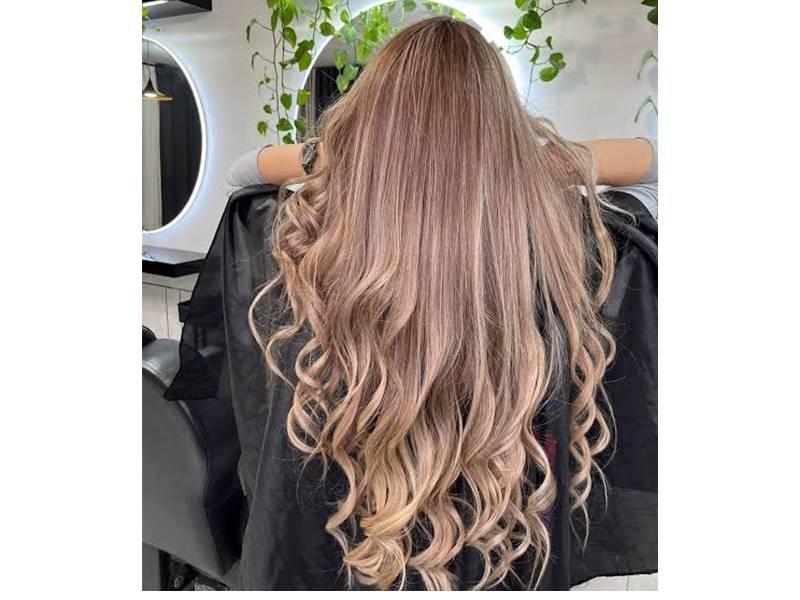 فضای سالن زیبایی شرمینا