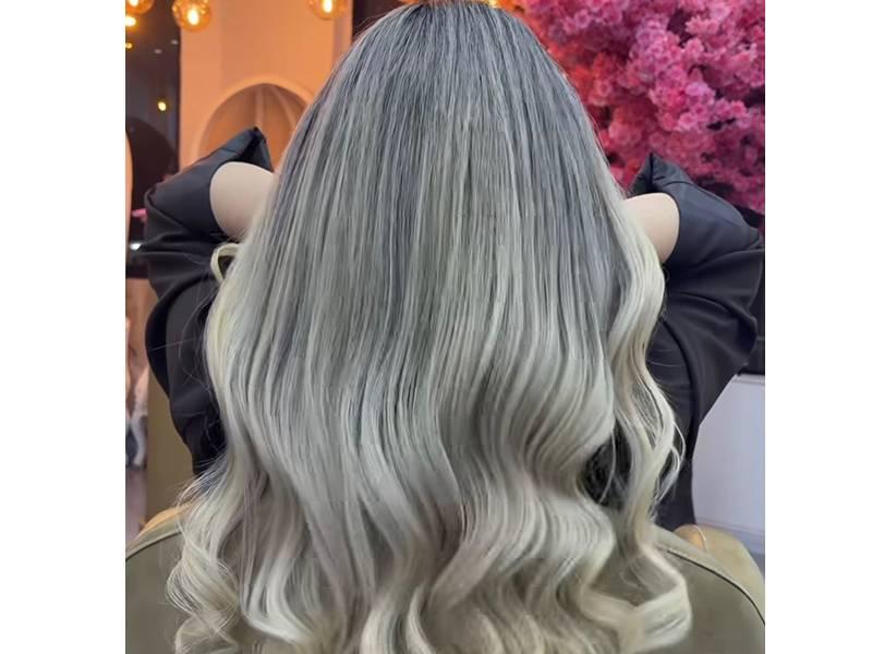 فضای سالن زیبایی شیوا ابر