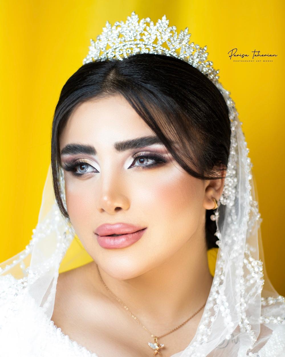 میکاپ ارتیست حرفه ای با سابقه 