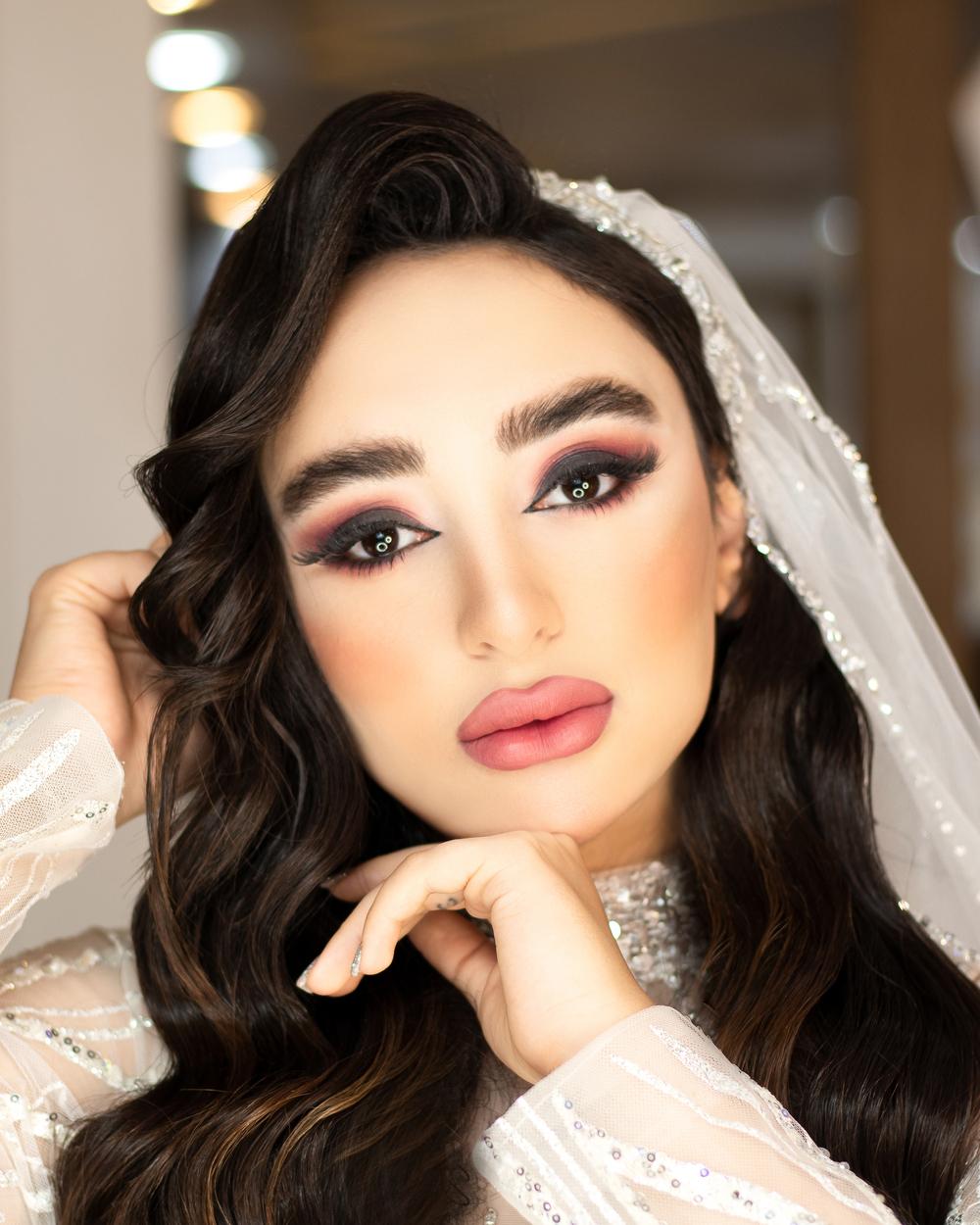 تصویر 2 آگهی میکاپ ارتیست حرفه ای با سابقه 