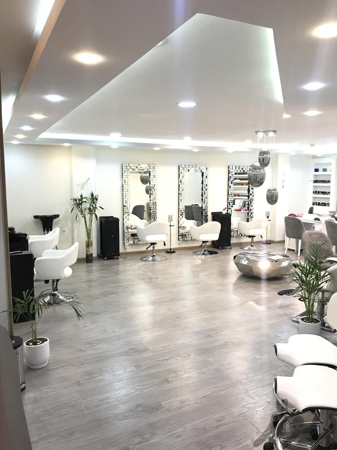 ناخنکارمجرب،شنیونکار،اکستنشن مژه،لاین رنگ،کراتین