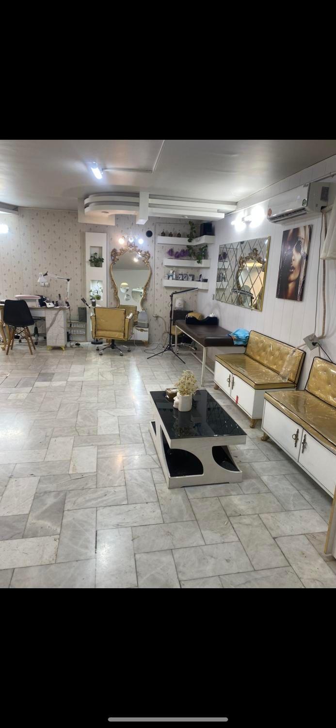 همکاری در سالن زیبایی آزیتا حسینی