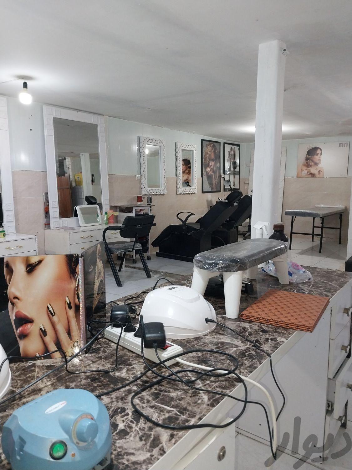 میکاپ‌کار،شینیون‌کار،مژه‌کار،پدیکوریست،فشیال‌کار