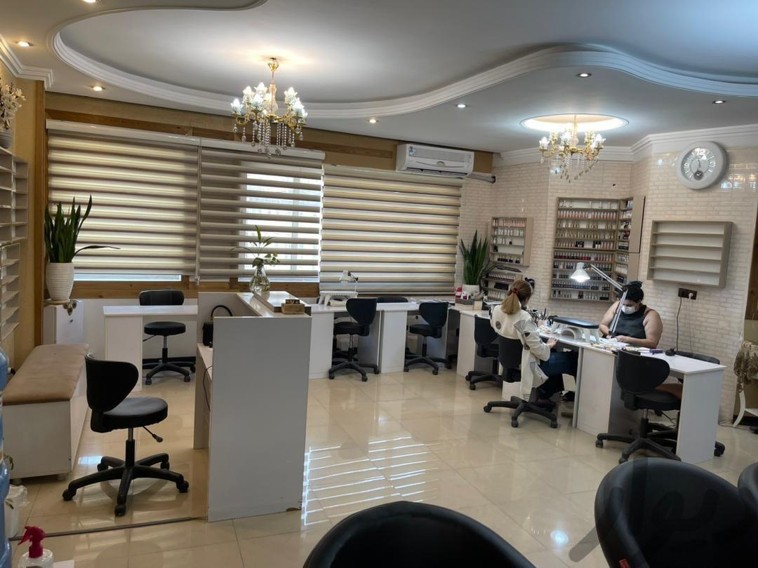 ناخن کار به صورت اجاره ای