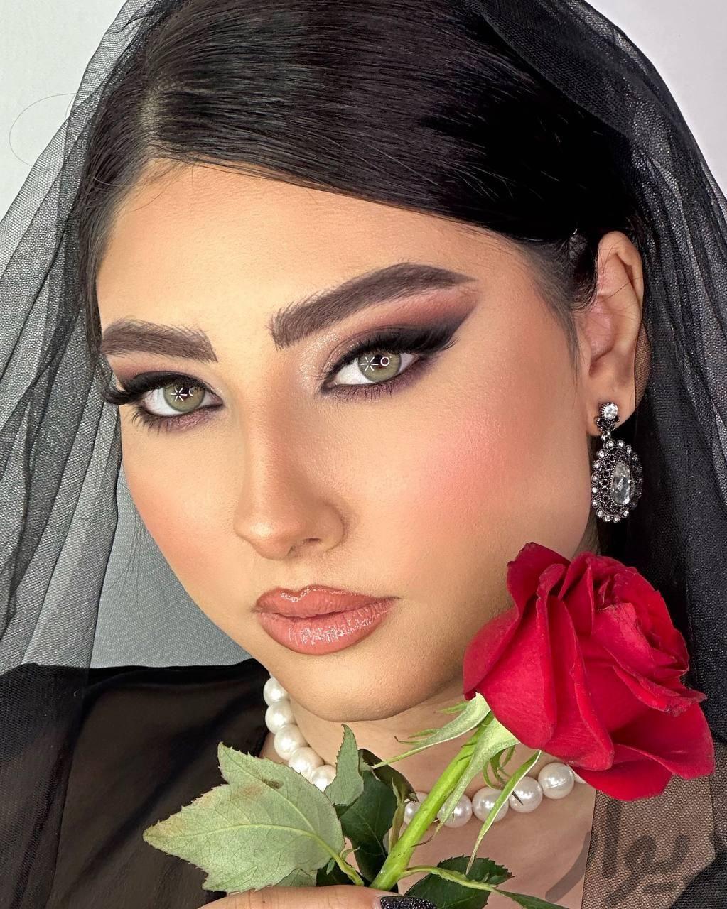 میکاپ کار فوق حرفه ایی و گریمور درصد