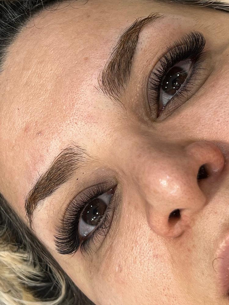 تصویر آگهی آموزش وخدمات مژه 