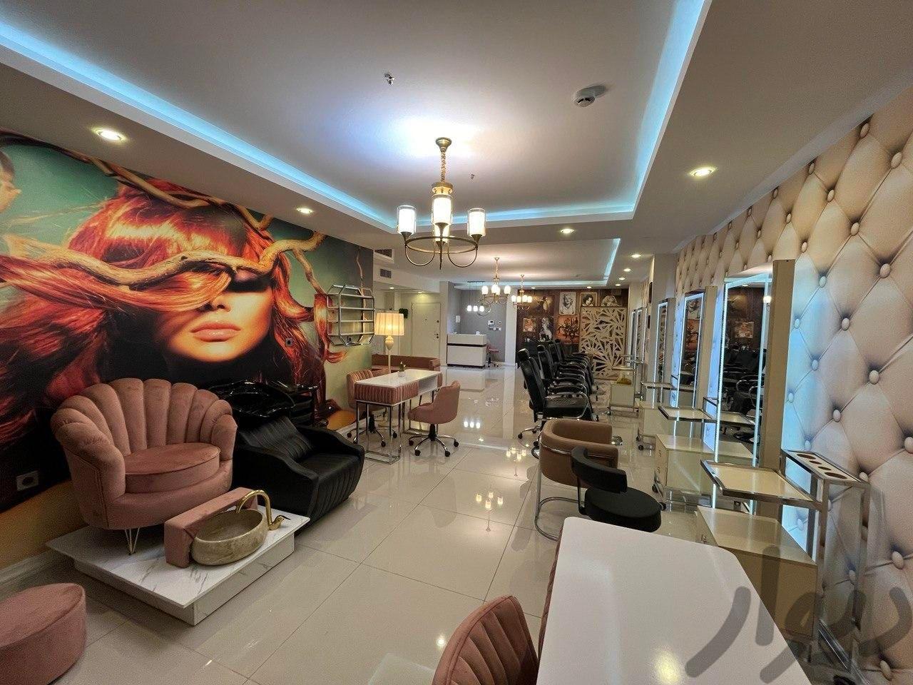 میکاپ کار، ناخن کار ، مژه کار