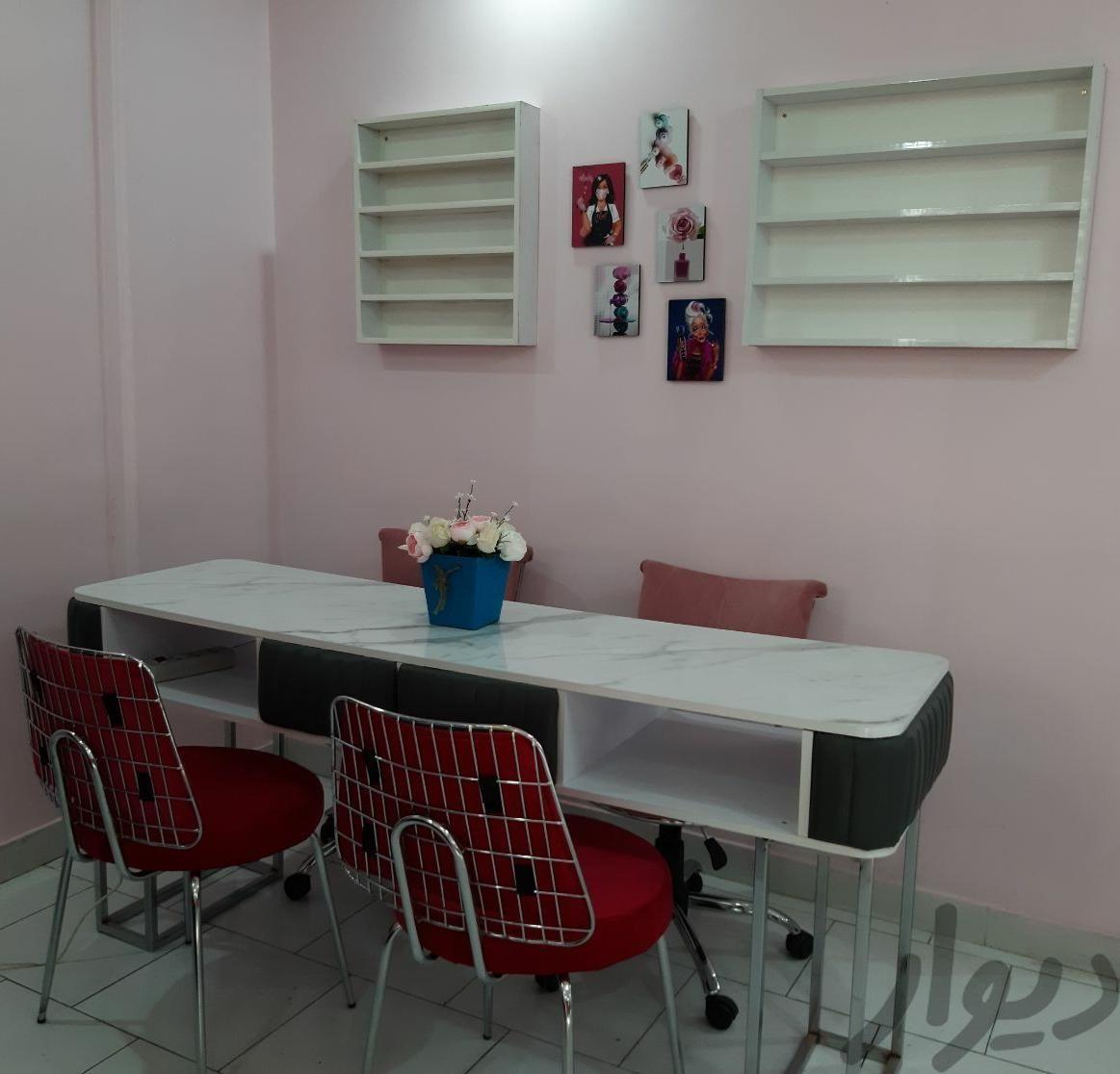 ناخن کار حرفه ای