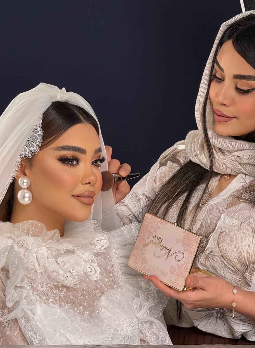 حانیه خاک کار