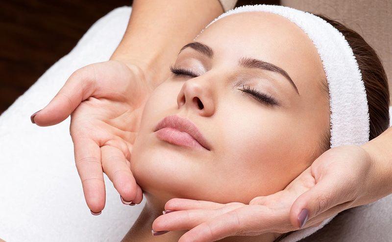 مطب دکتر نفیسه غلامزاده
